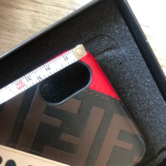 Fendi

FF Logo iPhone X Case - Picture 6 of 10